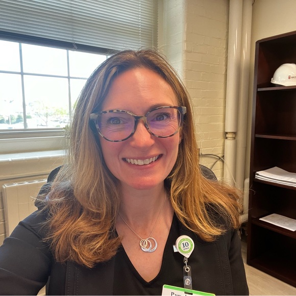 Meet your Posher, Pamela - Picture 2 of 2